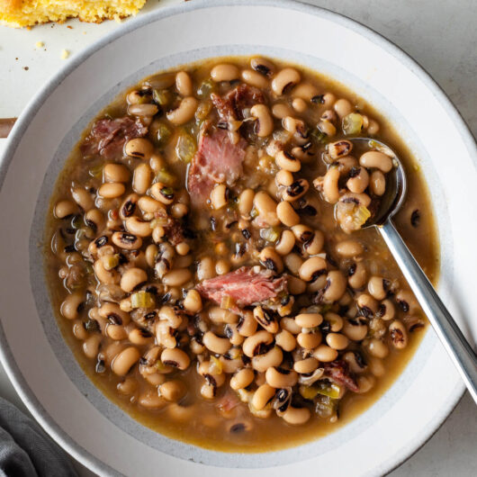 How to Cook Black Eyed Peas - Cooks with Soul